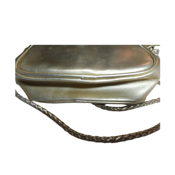 Vintage Tianni Braided Metallic Crossbody Purse in Gold - Picture 4 of 9